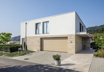 Ramsen Steigblick Aussenansicht Garage.